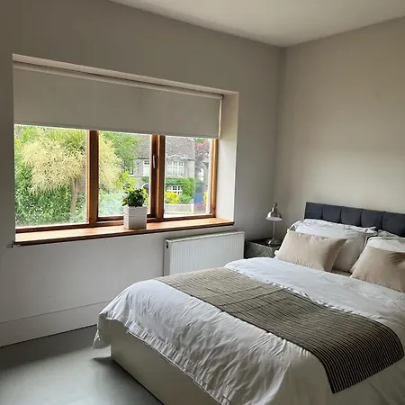 Blue Door Canal House * Galway